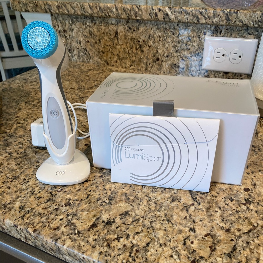 Like new AgeLoc LumiSpa